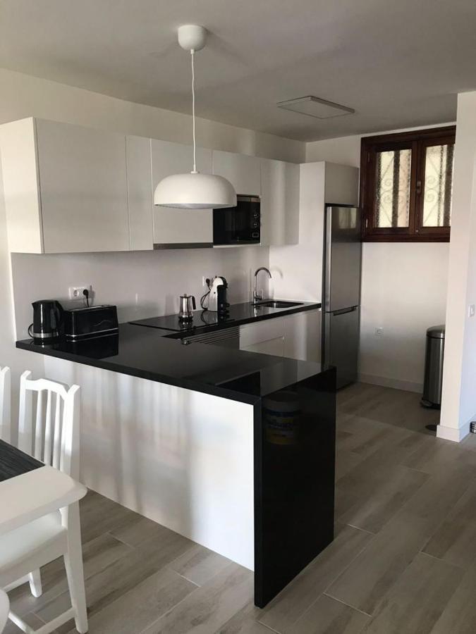 Parque Santiago I - 2 Bedroom - 1 Bathroom - Open Plan Living - Kitchen Area - Extra Large Balcony - First Floor Apartment Playa de las Americas  Zewnętrze zdjęcie