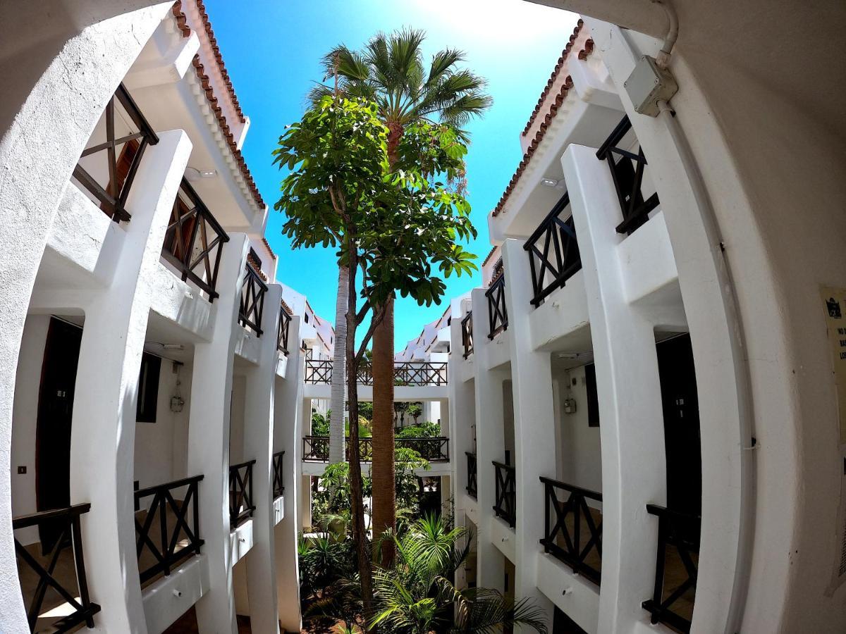 Parque Santiago I - 2 Bedroom - 1 Bathroom - Open Plan Living - Kitchen Area - Extra Large Balcony - First Floor Apartment Playa de las Americas  Zewnętrze zdjęcie